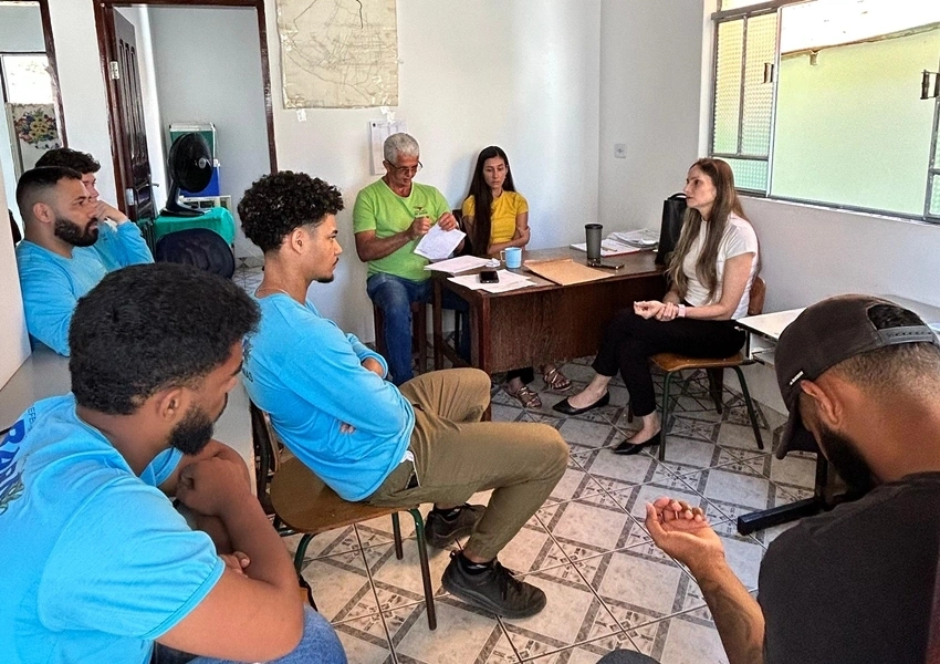 Abaíra reforça estratégias contra a dengue em reunião com equipes de Endemias