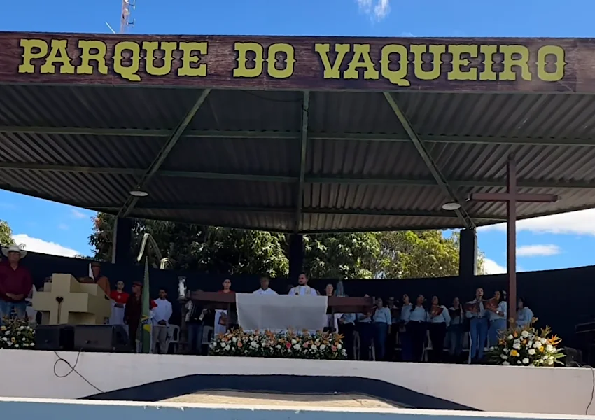 Missa do Vaqueiro encerra 35ª edição da Vaquejada de Lagoa Real com celebração da cultura sertaneja