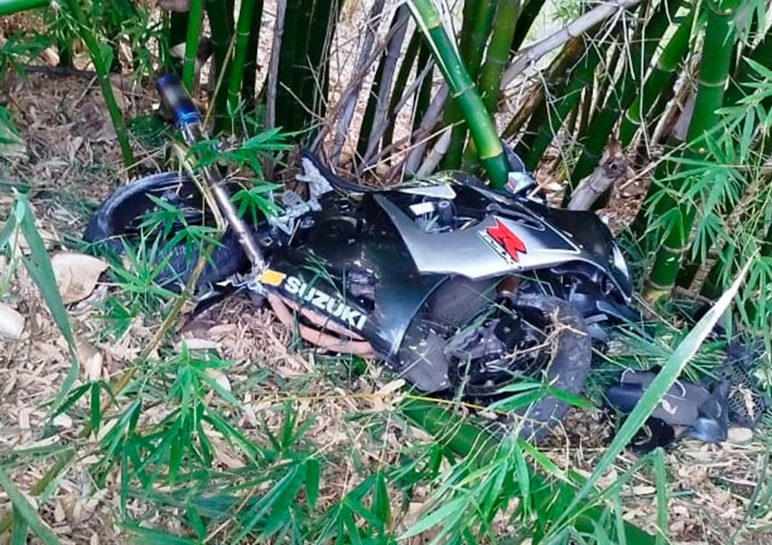 Motociclista morre após cair em ribanceira na BA-263 entre Vitória da Conquista e Itambé