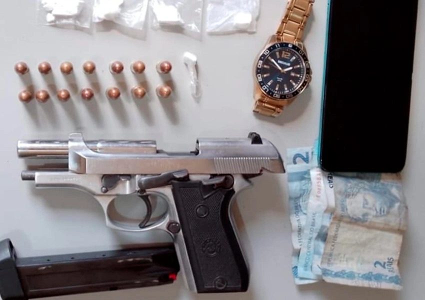 Suspeito de tentativa de homicídio é preso com arma e drogas em Manoel Vitorino