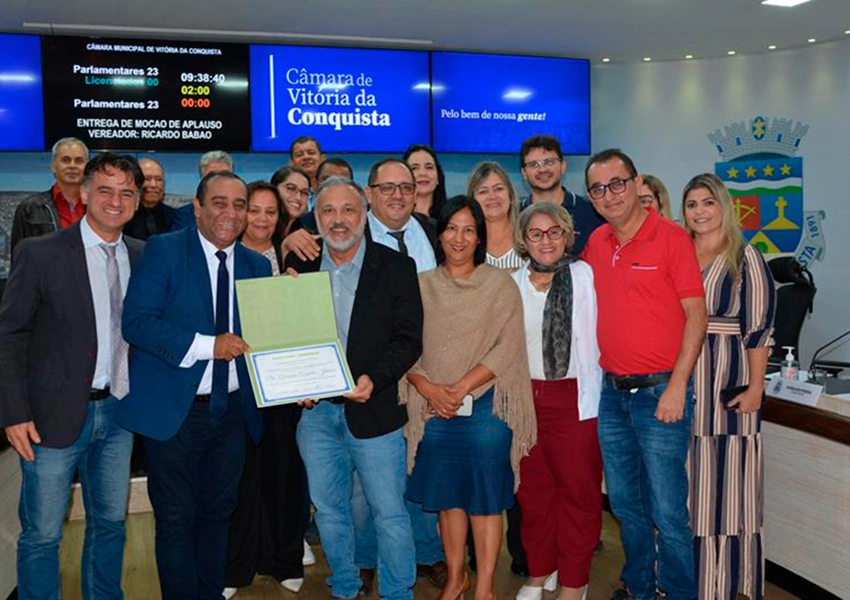 Câmara de Vitória da Conquista homenageia Gerardo Júnior por avanços na saúde