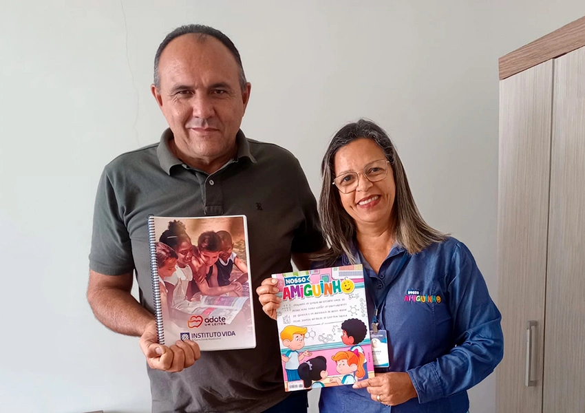 Vereador Deca de Dionísio firma parceria com Projeto Adote um Leitor da Escola Florisvaldo da Silva Ribeiro em Livramento de Nossa Senhora