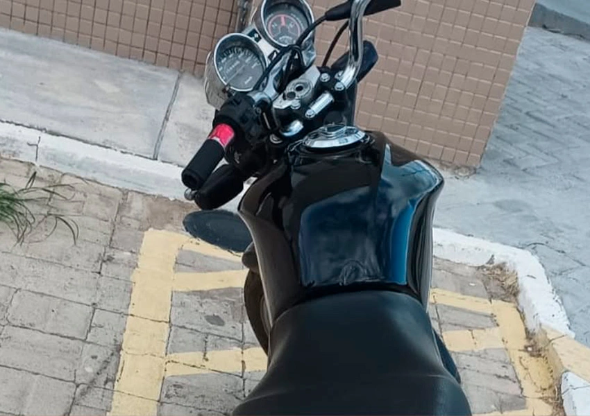 Motocicleta com restrição de furto é recuperada pela polícia em Dom Basílio