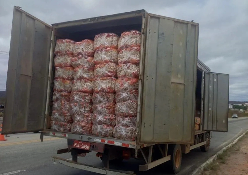 Carga de cereais e mercadorias diversas é apreendida sem nota fiscal durante fiscalização da CIPRv em Brumado