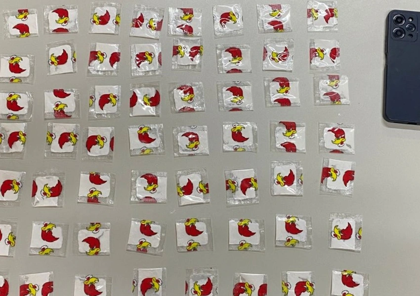 Homem é preso por tráfico de drogas com 56 papelotes de cocaína em Macaúbas