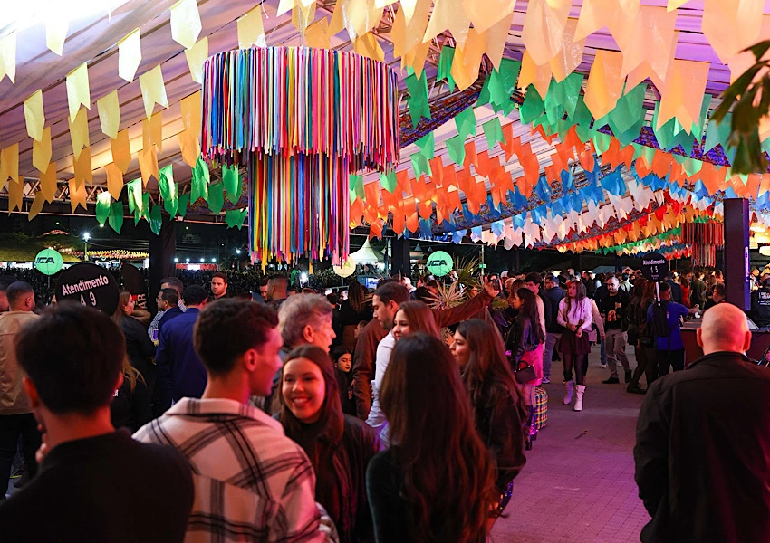 Experiência e Serviços de Qualidade Consolidam o Camarote Arraiá da Conquista em seu Ano de Estreia