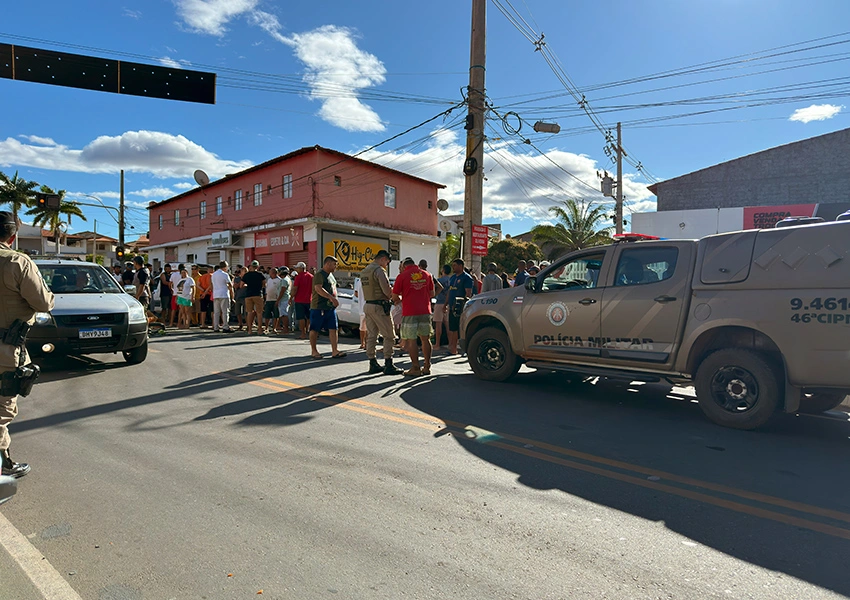 Caminhonete Hilux invade contramão e provoca acidente com vários feridos em Livramento de Nossa Senhora