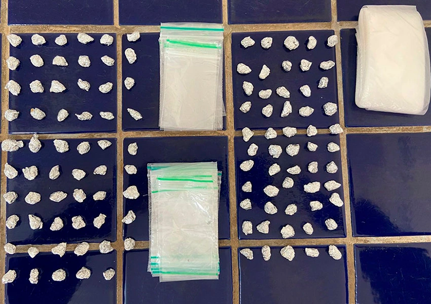 Polícia apreende drogas após suspeito fugir durante patrulhamento em Brumado