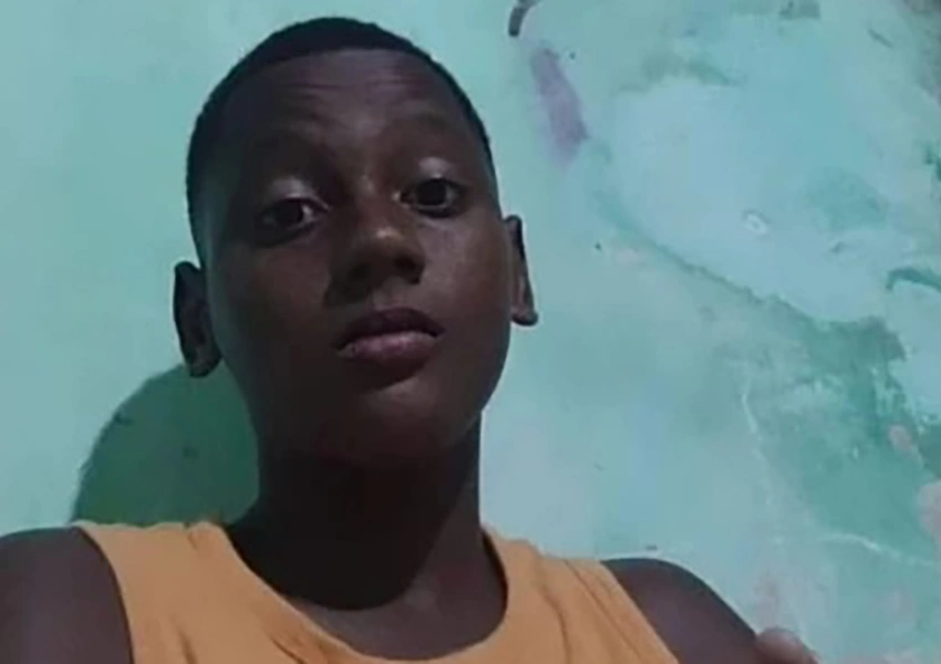 Adolescente morre eletrocutado após ser atingido por fio de alta tensão na Bahia