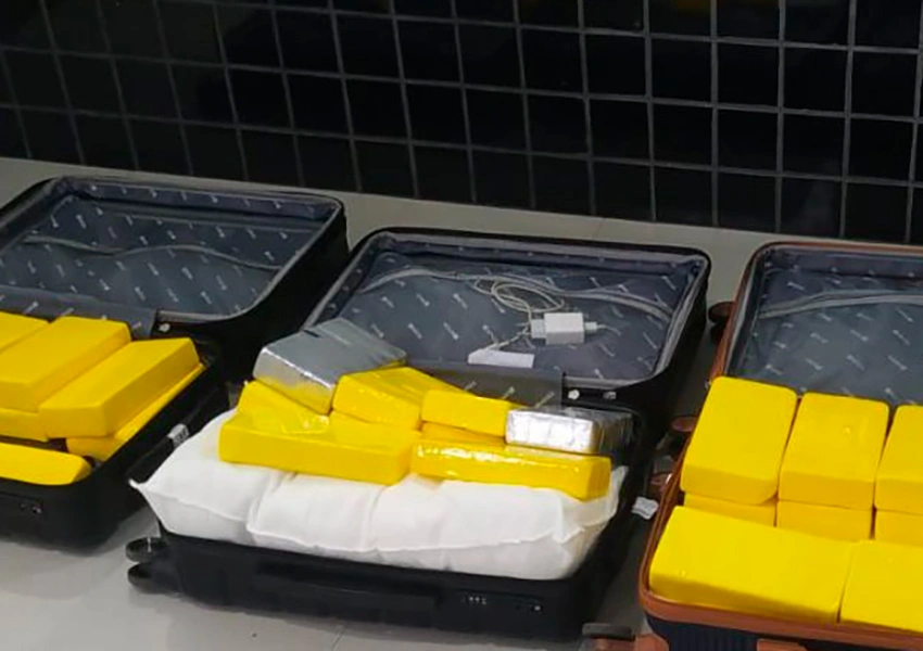 Três mulheres são presas com 30 kg de cocaína em ônibus interestadual em Vitória da Conquista