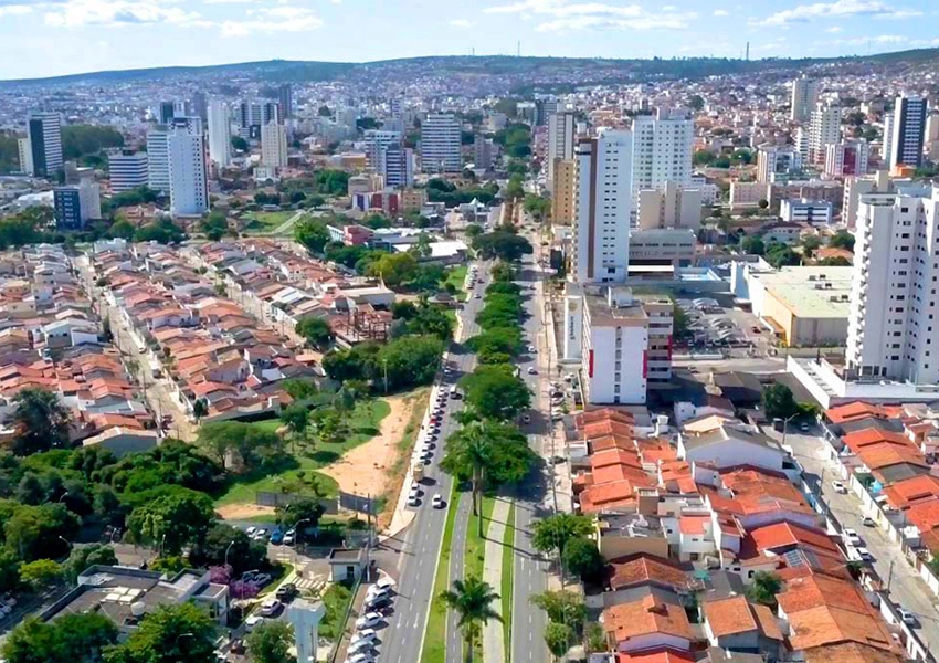 Motociclista tenta atropelar policial e é detido após perseguição na BA 263 em Vitória da Conquista