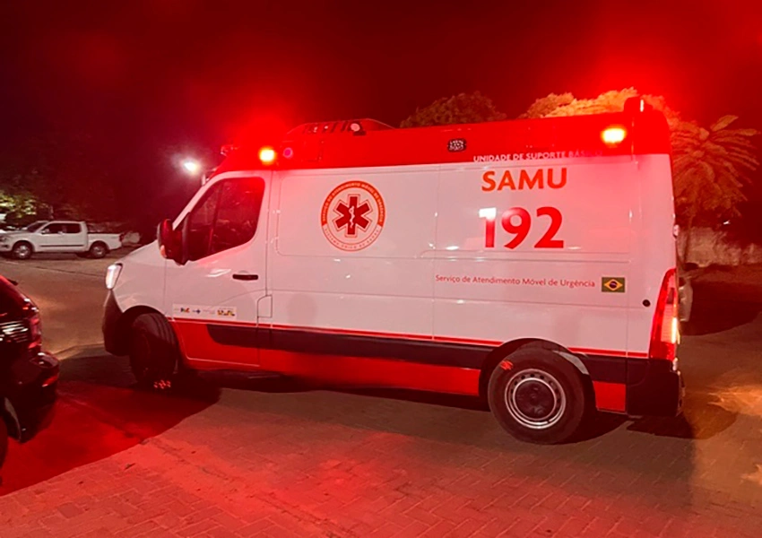 Mulher grávida tem crise após prisão de companheiro por violência doméstica e causa tumulto em delegacia