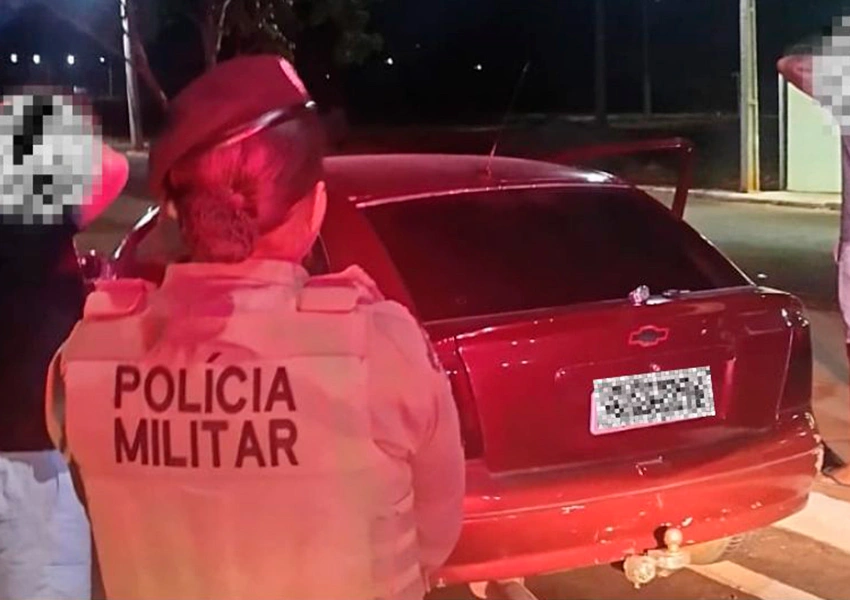 Polícia Militar apreende veículo após flagrante de manobras perigosas em Macaúbas