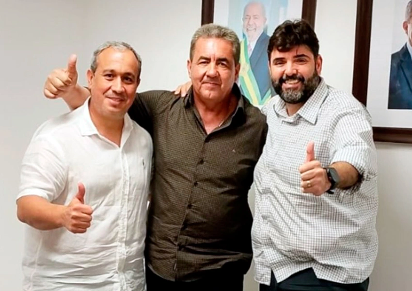 Vereador Cidão Aracatu se reúne com deputado Vitor Azevedo para discutir melhorias em Livramento de Nossa Senhora