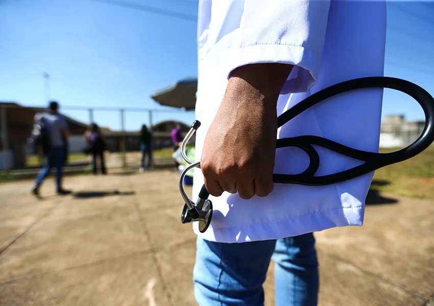 Greve dos médicos da rede estadual é suspensa após decisão judicial na Bahia