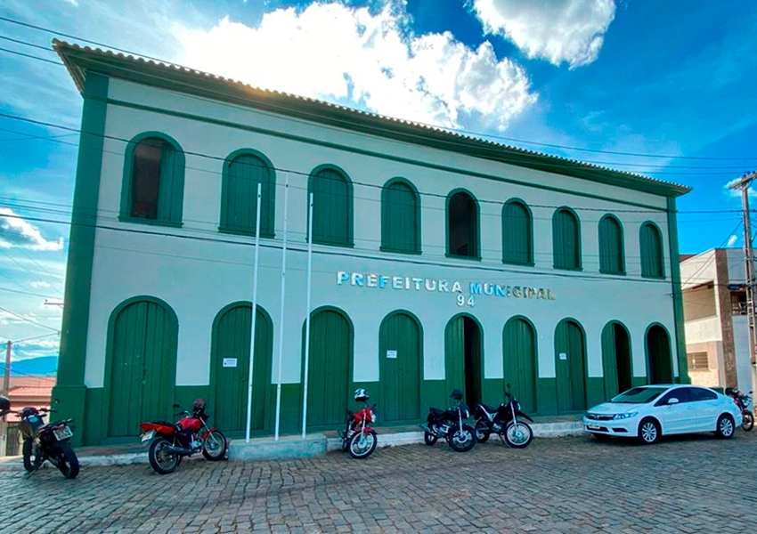 Tribunal de Contas dos Municípios libera licitação de kits escolares em Livramento de Nossa Senhora