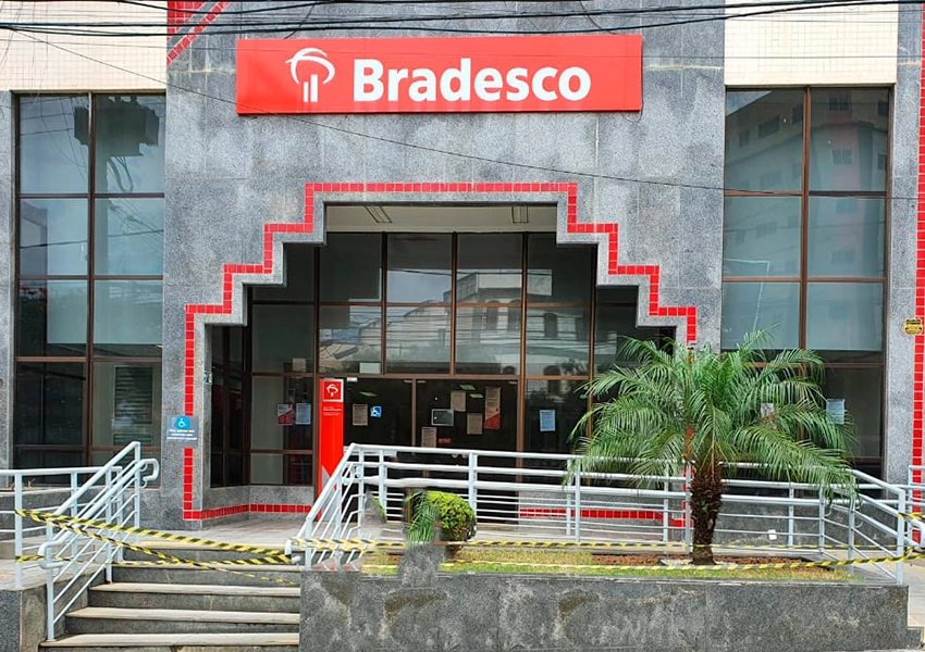 Vitória da Conquista e região têm ato de bancários do Bradesco contra demissões e fechamento de agências