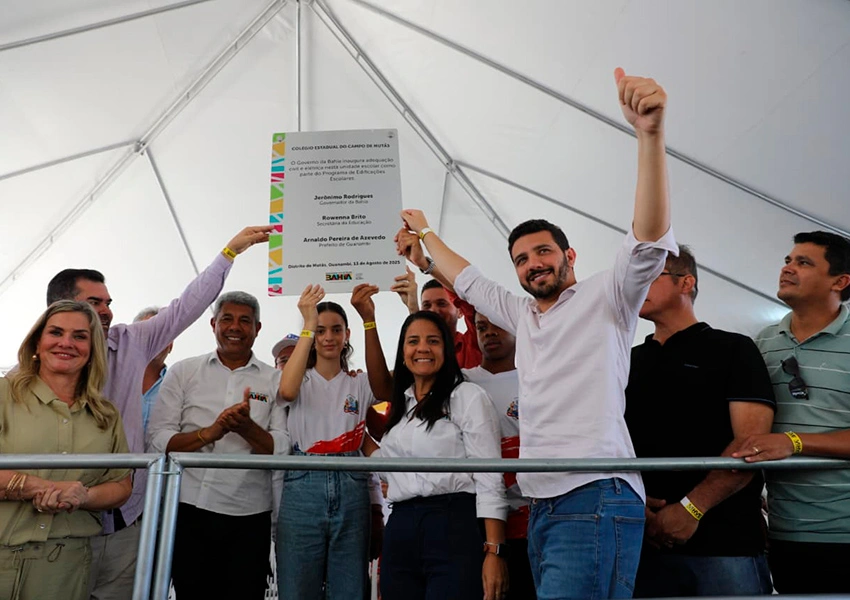 Governo da Bahia entrega obras em escolas e reforça Educação em Guanambi
