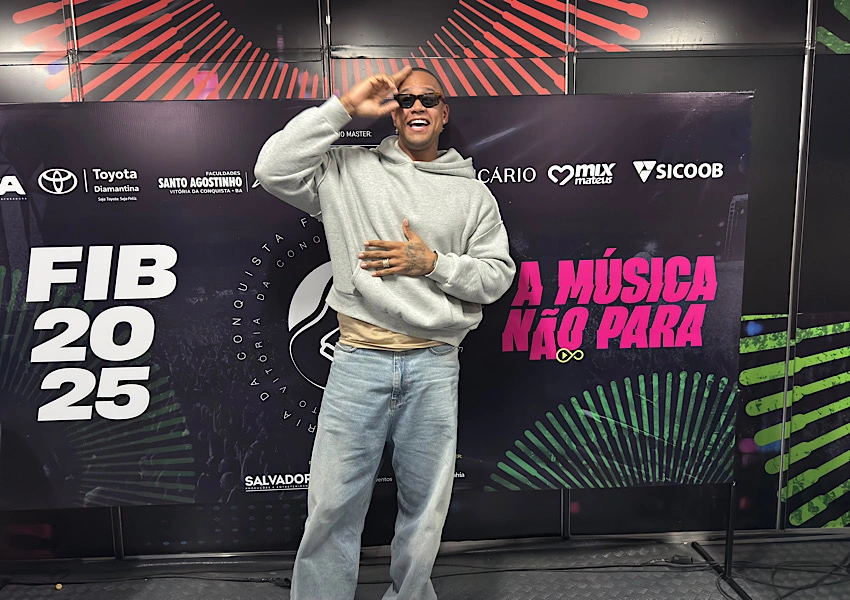 Léo Santana fala sobre fé, carreira e novo projeto “LS 20 Anos” em coletiva no Festival de Inverno Bahia 2025