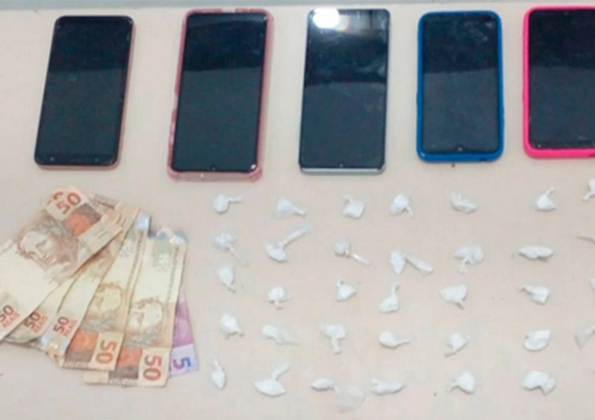 Duas mulheres são presas por tráfico de drogas em Barra do Choça