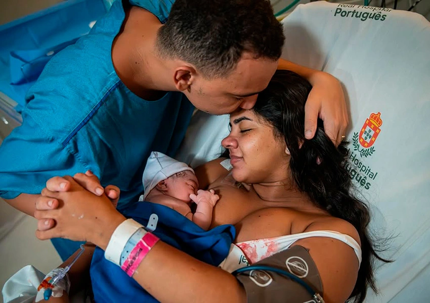 João Gomes cancela show em Minas Gerais por parto do filho e recebe críticas da prefeita