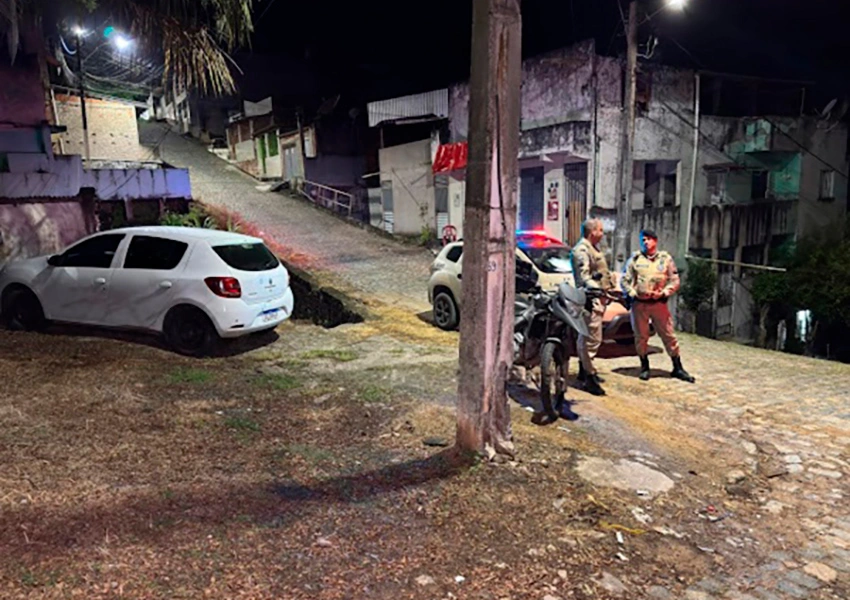 Homem é encontrado morto com golpes de faca em via pública em Itabuna