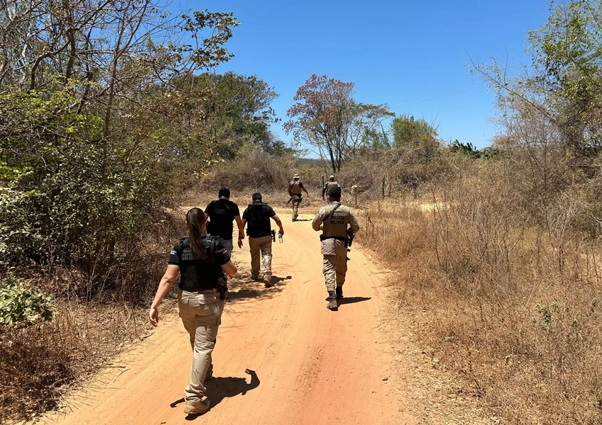Homem é preso acusado de manter família em cárcere privado há pelo menos um ano em Ibotirama