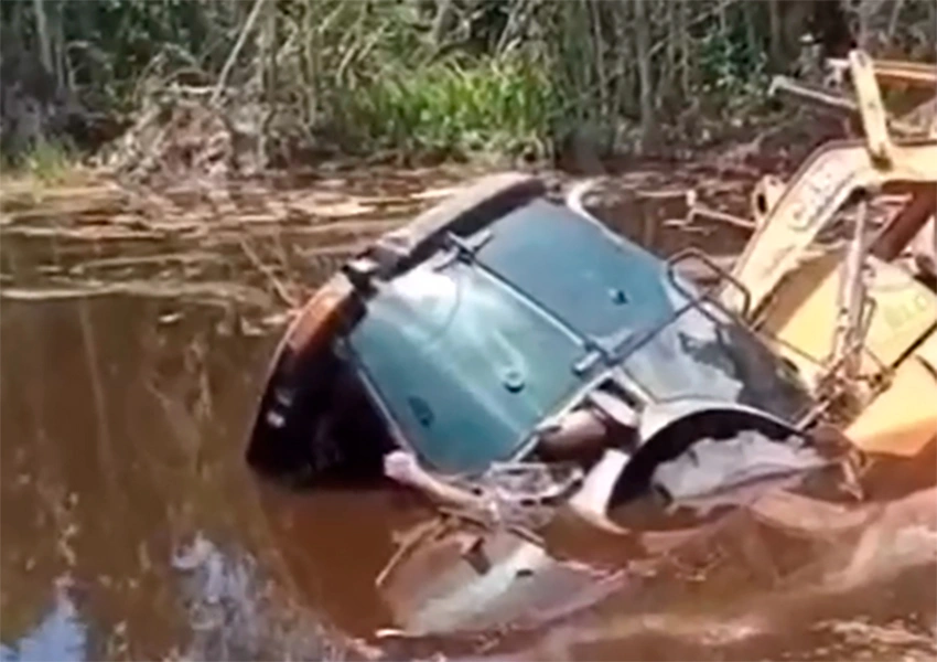 Homem morre afogado após trator cair em lagoa na Bahia