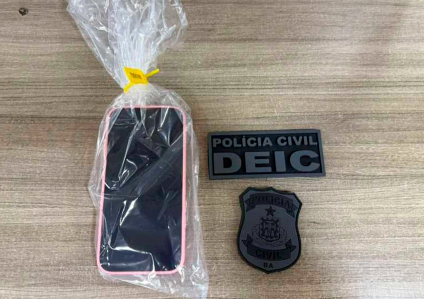 Mulher é conduzida pela Polícia Civil suspeita de aplicar golpes em clientes em Vitória da Conquista
