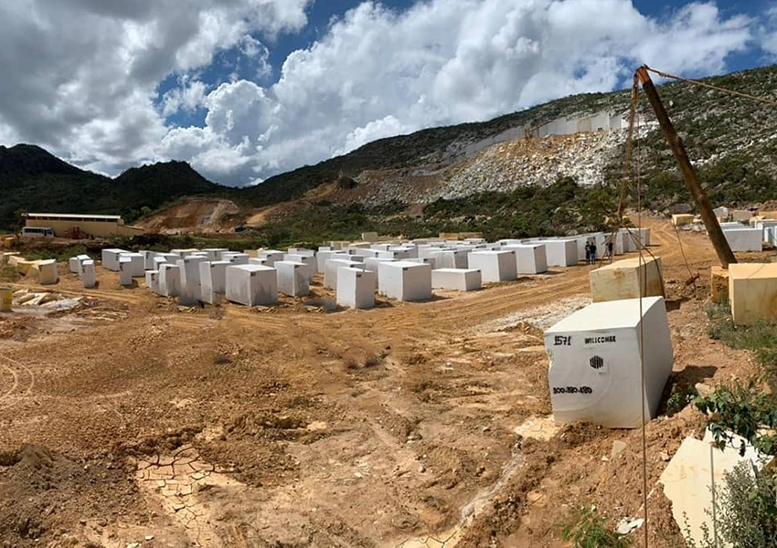 INEMA revoga suspensão e mineradora retoma extração de quartzito em Paramirim