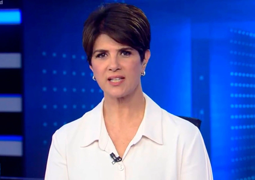 Mariana Godoy confunde nome da emissora e cita Globo ao vivo no Jornal da Record