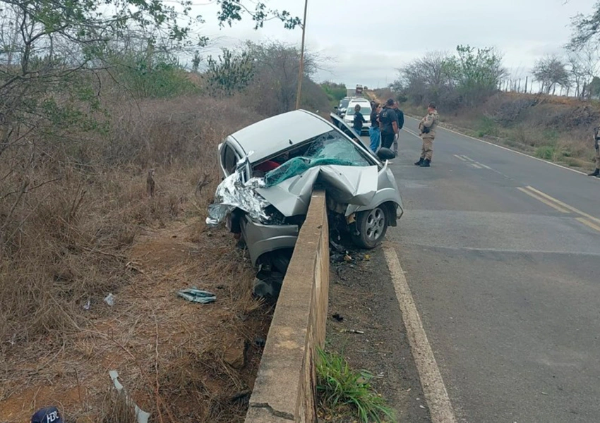 Grave acidente na BA-026 deixa quatro mortos e uma criança ferida entre Planaltino e Nova Itarana