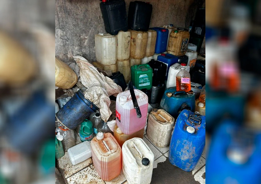 Mais de mil litros de combustível adulterado são encontrados em galpão no sul da Bahia
