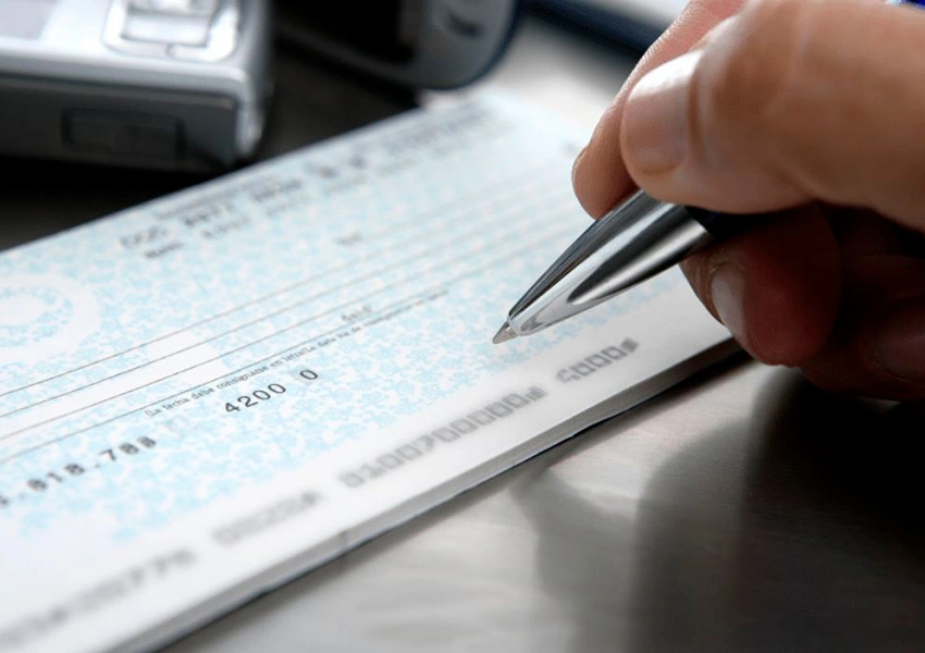 Bradesco deixará de emitir cheques para pessoas físicas e MEIs a partir de dezembro