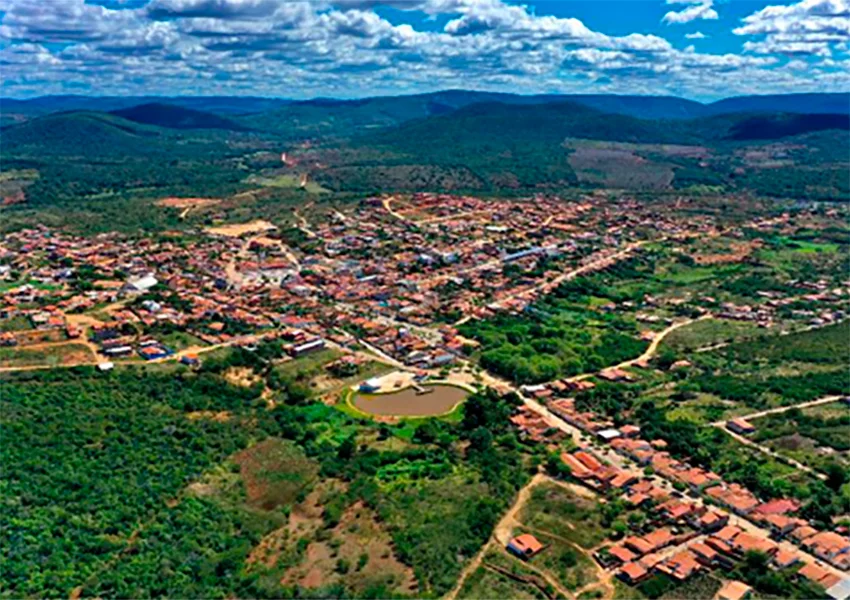 TCM julga procedente denúncia contra ex-prefeito de Bom Jesus da Serra por autopromoção em evento público