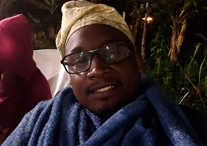 Líder religioso denuncia padre por invadir ritual e chamá-lo de 'macaco nojento'