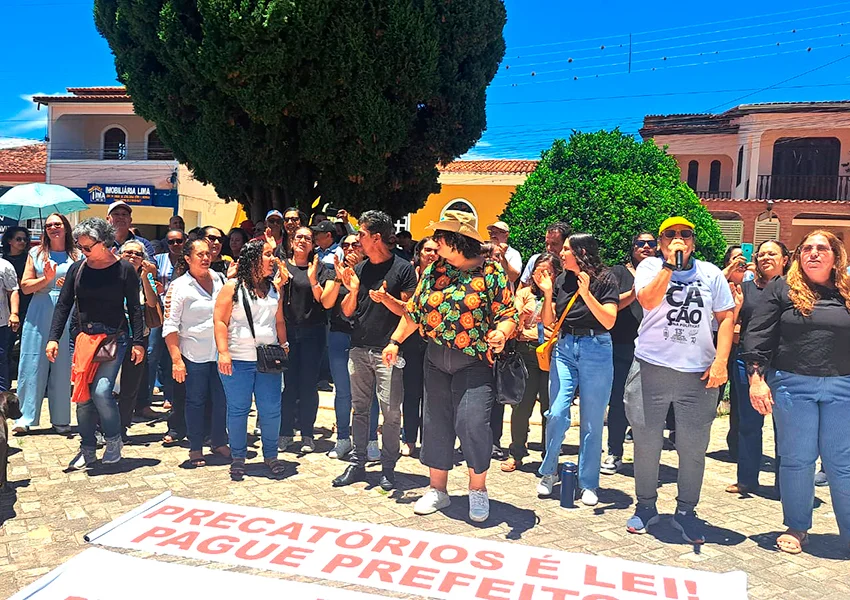 Professores realizam mobilização em Piatã e cobram pagamento do Fundef e melhorias na educação