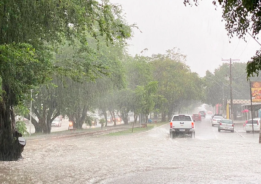 Chuvas fortes provocam alagamentos, deslizamentos e interdições em diversas regiões da Bahia