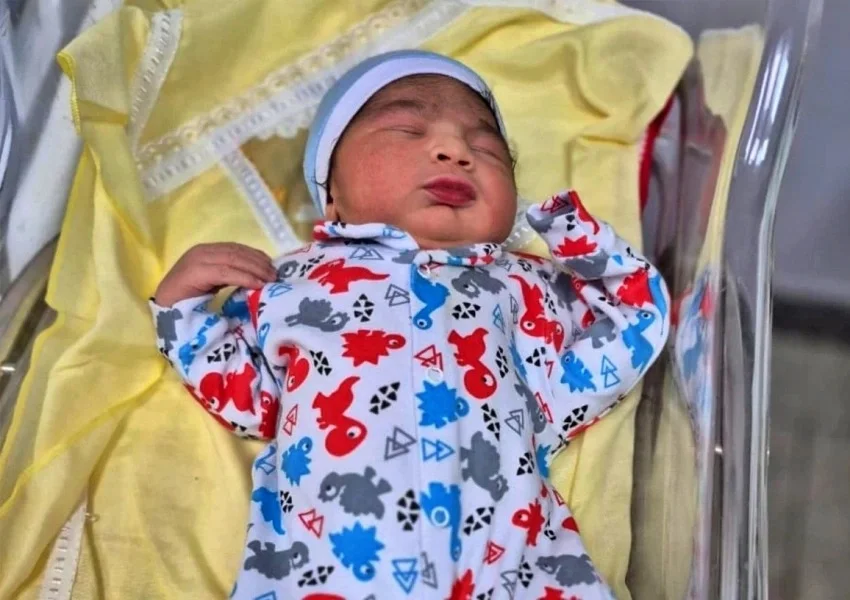 Bebê de 4,4 kg nasce por parto normal após dois dias de trabalho de parto na Bahia