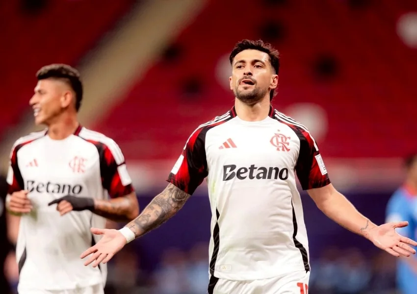 Flamengo vence Cruz Azul por 2 a 1 e garante vaga na semifinal da Copa Intercontinental