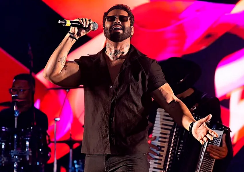 Cantor de banda de forró morre após acidente de moto no interior da Bahia