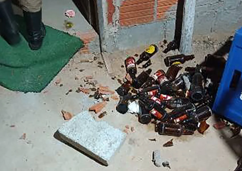 Mulher é conduzida à delegacia após invadir casa da mãe e agredi-la na zona rural de Guanambi