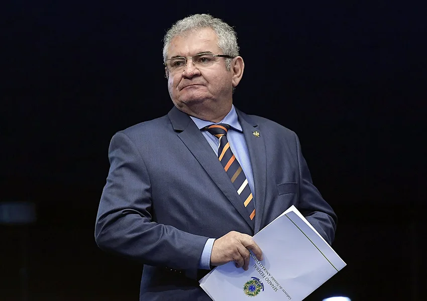 Angelo Coronel declara apoio a Flávio Bolsonaro para presidente