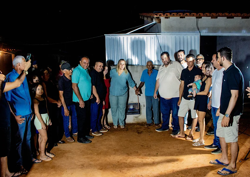 Comunidade de Veredinha passa a receber água encanada em Livramento