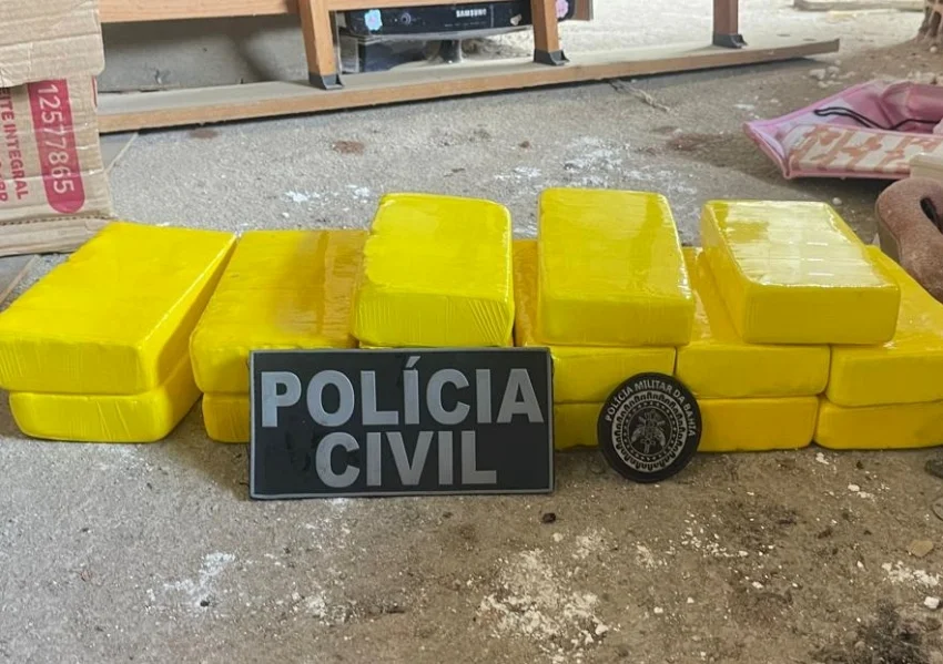 Polícia apreende cerca de 15 kg de cocaína e armas durante operação em Poções