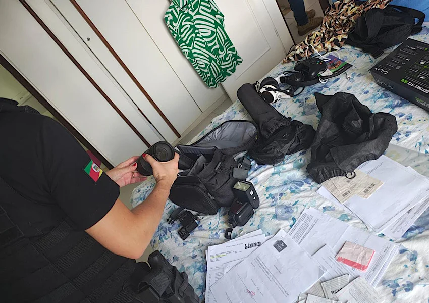 Polícia investiga fotógrafo suspeito de vender fotos íntimas sem autorização na Bahia