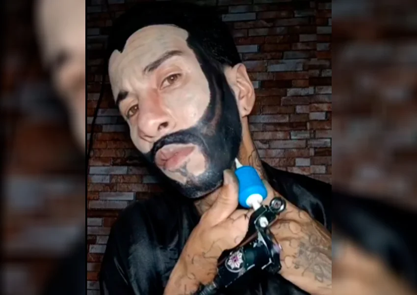 Fã tatua o próprio rosto para ficar parecido com Gusttavo Lima