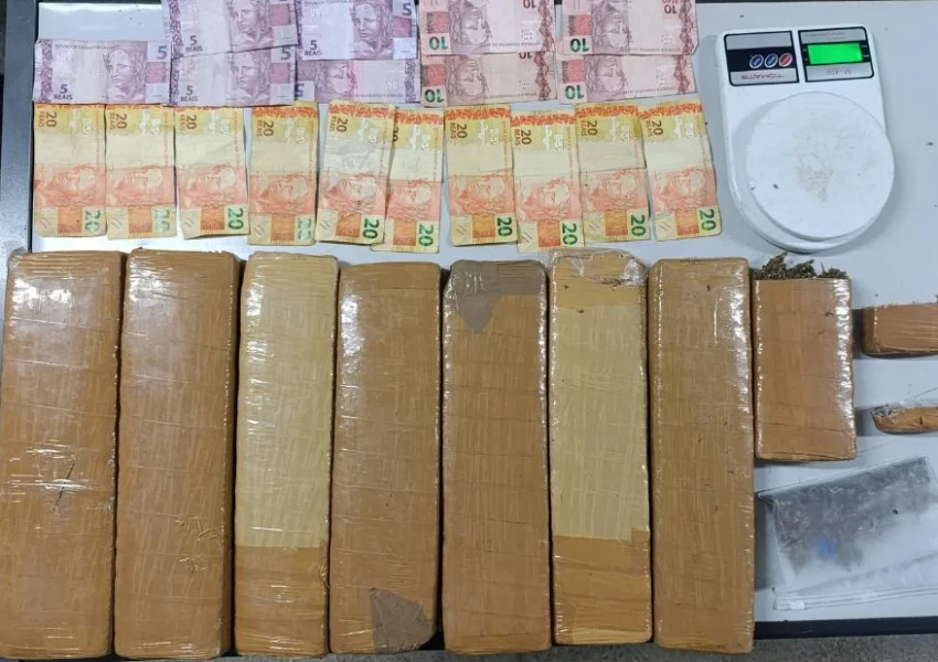 Jovem de 18 anos é preso com 5,8 kg de drogas em Guanambi