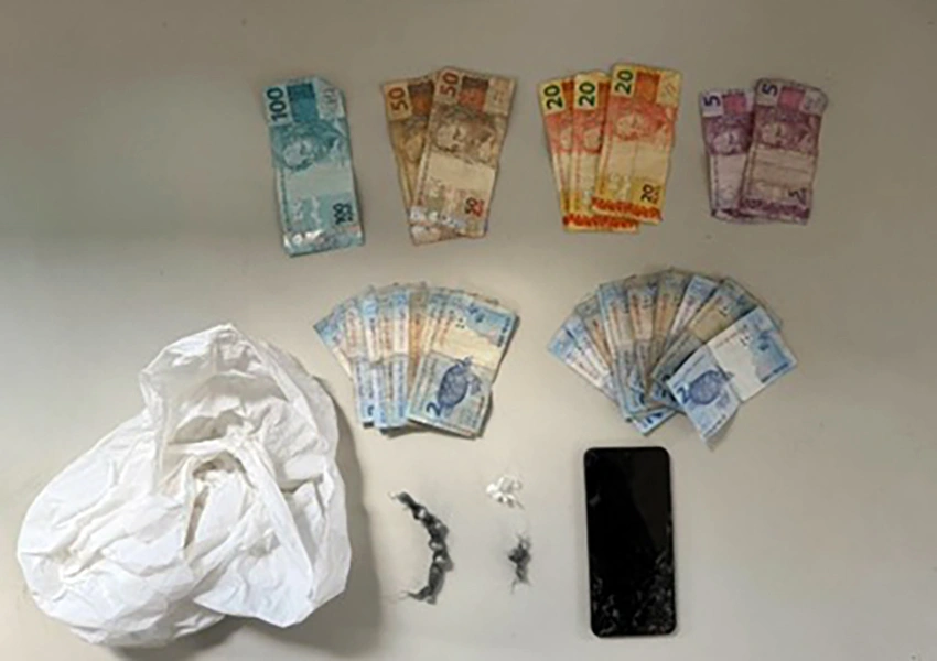 Polícia Militar prende dupla por tráfico e apreende cocaína em Guanambi