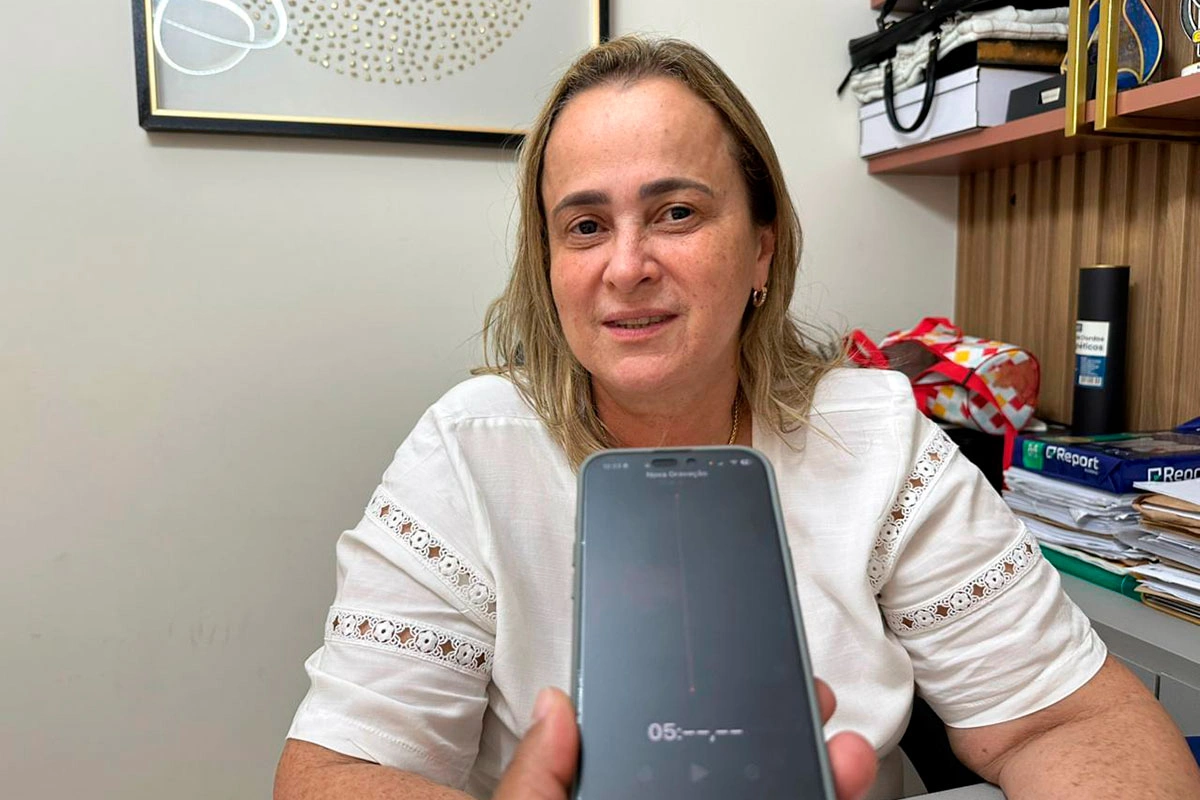 Carro da prefeita Joanina Sampaio é alvejado a tiros na BA-152 entre Livramento e o distrito de Itanagé